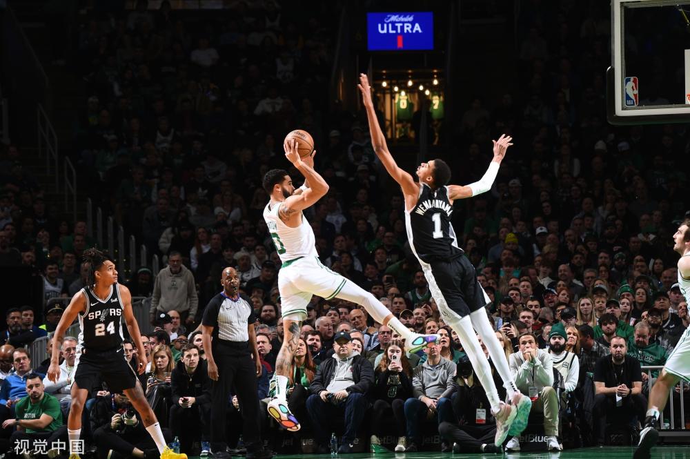 此类球场之 此类球场之